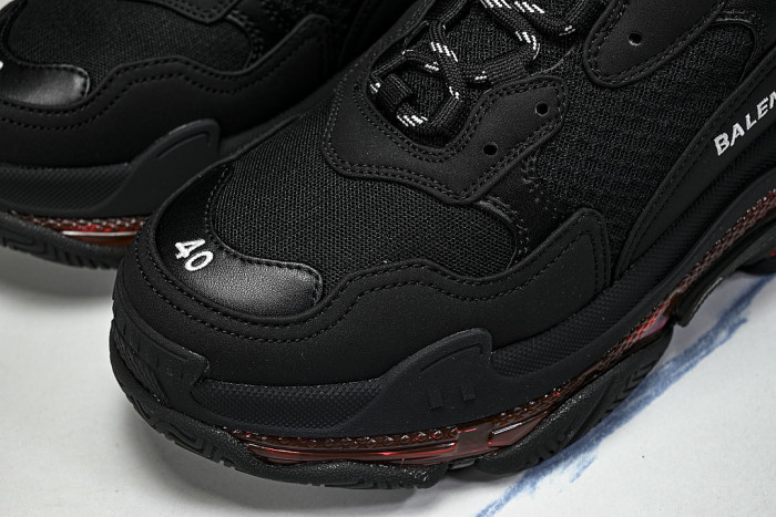W2FR1-1053 TRIPLE S RETRO CASUAL RUNNING SHOES BLACK/RED/BLACK