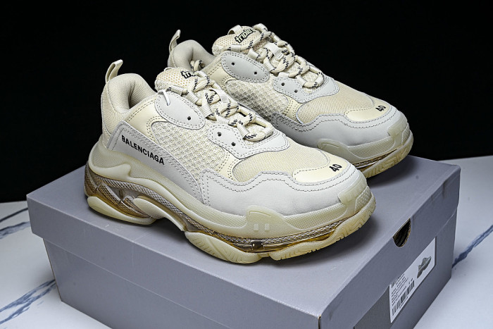 W2FB1-9005 TRIPLE S RETRO CASUAL RUNNING SHOES GREY/BEIGE