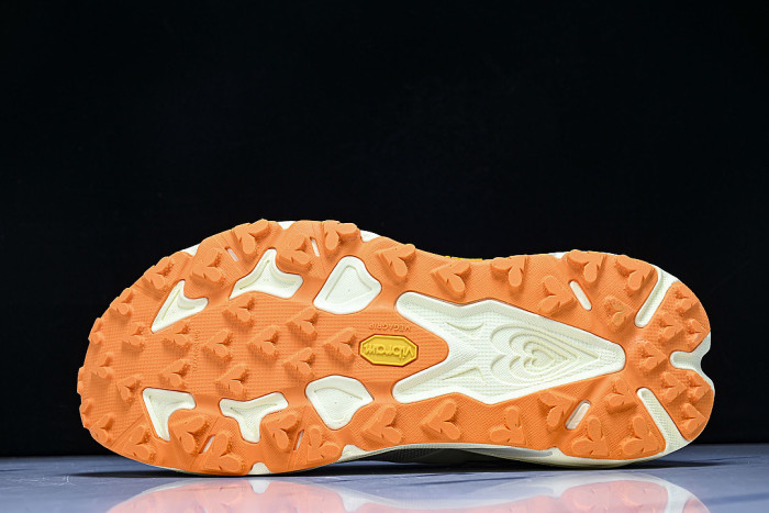 1171928-VMR ONE ONE SPEEDGOAT 7 VINTAGE YELLOW/TURMERIC