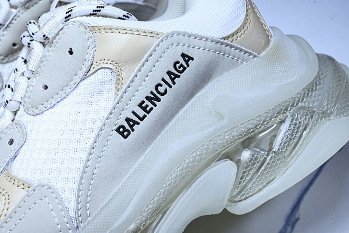 W2FB1-9000 TRIPLE S RETRO CASUAL RUNNING SHOES WHITE/WHITE/WHITE