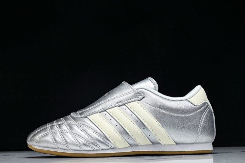 JS4023 TAEKWONDO SILVER METALLIC/OFF WHITE/GUM
