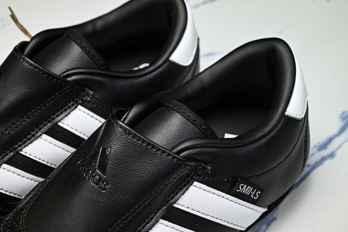 JQ4775 TAEKWONDO CORE BLACK/CLOUD WHITE/GUM