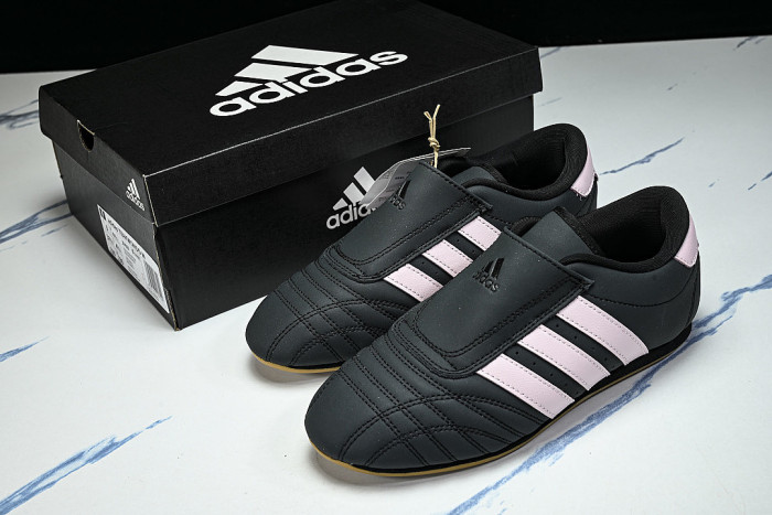 JR4960 TAEKWONDO LOW-TOP TRAINING SHOES BLACK/PINK/BLACK