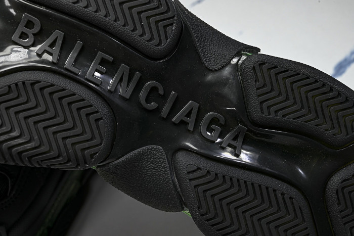W09ON-1047 TRIPLE S RETRO CASUAL RUNNING SHOES BLACK/GREY/GREEN