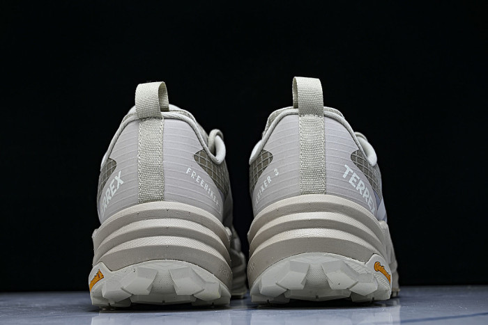 KI8281 FREEHIKER 3 LOW GTX LOW-TOP RUNNING SHOES BEIGE/GREY