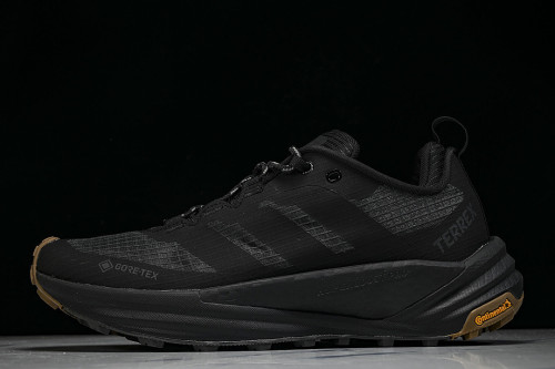 HQ9301 FREEHIKER 3 LOW GTX LOW-TOP RUNNING SHOES BLACK/BLACK/BLACK