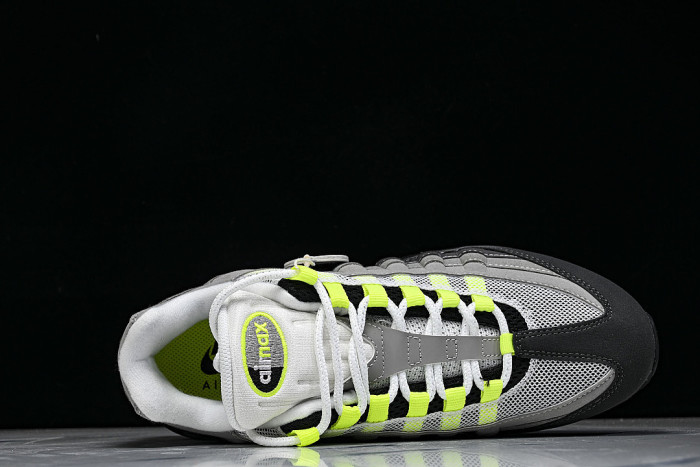 HM4740-001 AIR MAX 95 ANTI SLIP AIR CUSHIONED RUNNING SHOES LIGHT GRAY/LIGHT GREEN/BLACK