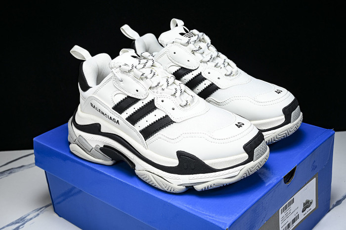 W2ZB1-9112 BALENCIAGA TRIPLE S RETRO DAD SHOES WHITE/BLACK