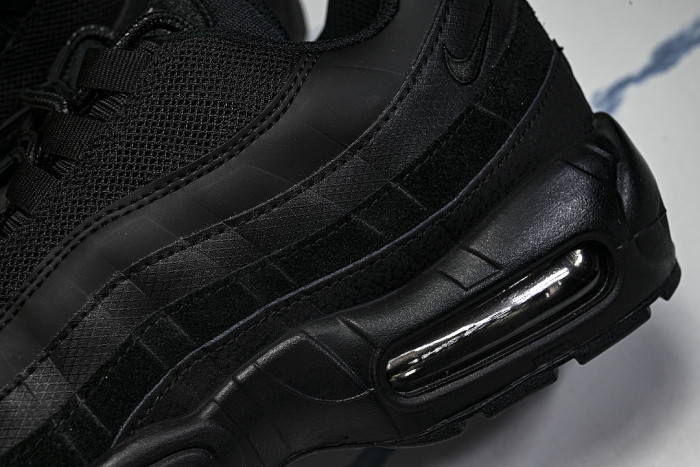 CI3705-001 AIR MAX 95 ESSENTIAL BLACK/BLACK/DARK GREY