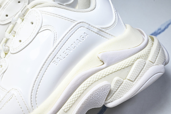 W2PAA-9000 BALENCIAGA TRIPLE S RETRO DAD SHOES WHITE/PURE WHITE