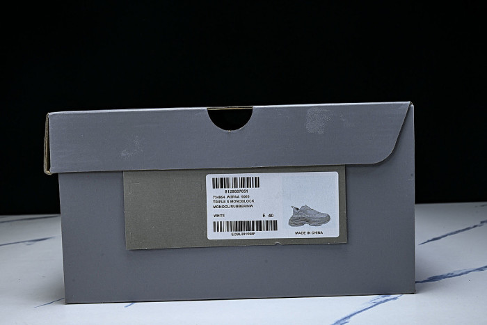 W2PAA-9000 BALENCIAGA TRIPLE S RETRO DAD SHOES WHITE/PURE WHITE