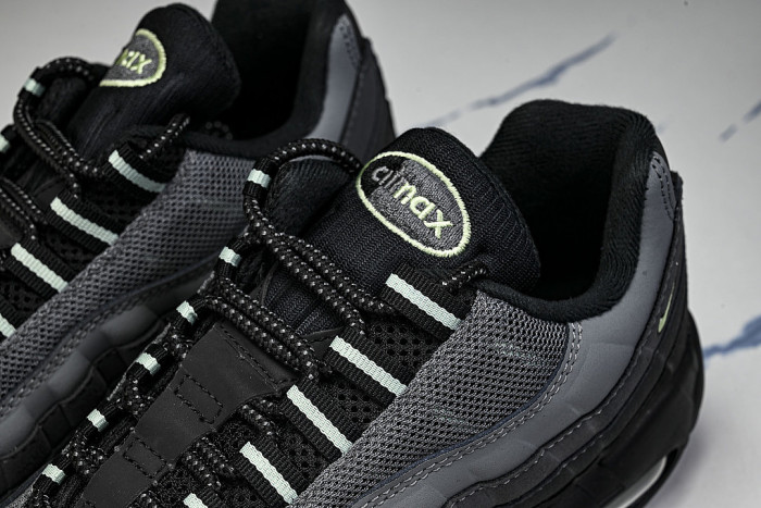 HM0622-001 AIR MAX 95 BLACK/VAPOR GREEN/ANTHRACITE/IRON GREY