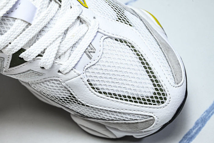 U906089D RETRO CASUAL SPORTS RUNNING SHOES WHITE/APOLLO GOLD