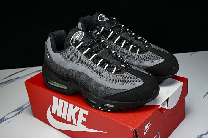 HM0622-001 AIR MAX 95 BLACK/VAPOR GREEN/ANTHRACITE/IRON GREY