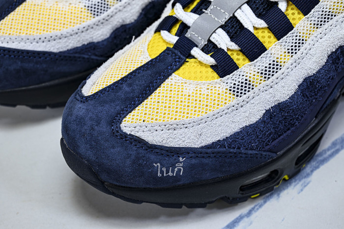 HQ8492-400 AIR MAX 95 SB OBSIDIAN / SPEED YELLOW