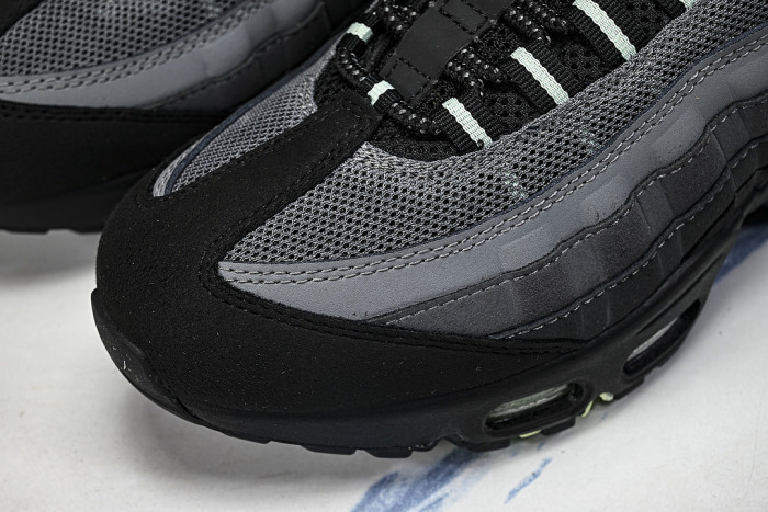 HM0622-001 AIR MAX 95 BLACK/VAPOR GREEN/ANTHRACITE/IRON GREY