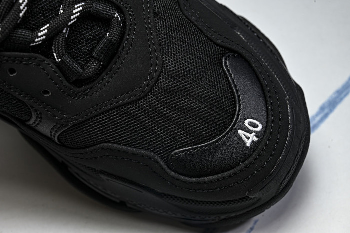 W1FB3-1001 TRIPLE S RETRO CASUAL RUNNING SHOES BLACK/BLACK/BLACK