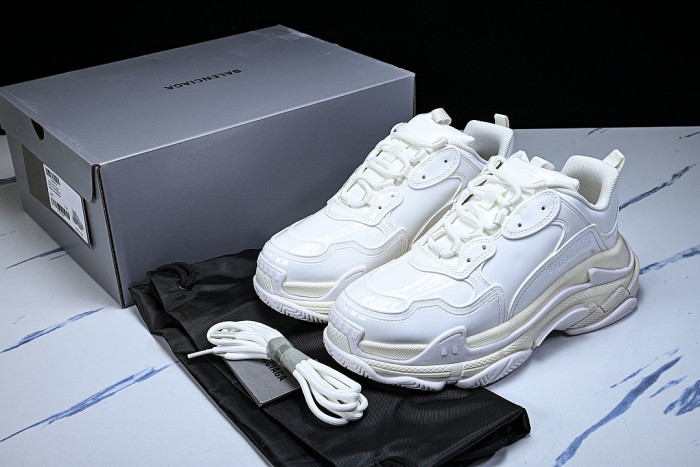 W2PAA-9000 BALENCIAGA TRIPLE S RETRO DAD SHOES WHITE/PURE WHITE