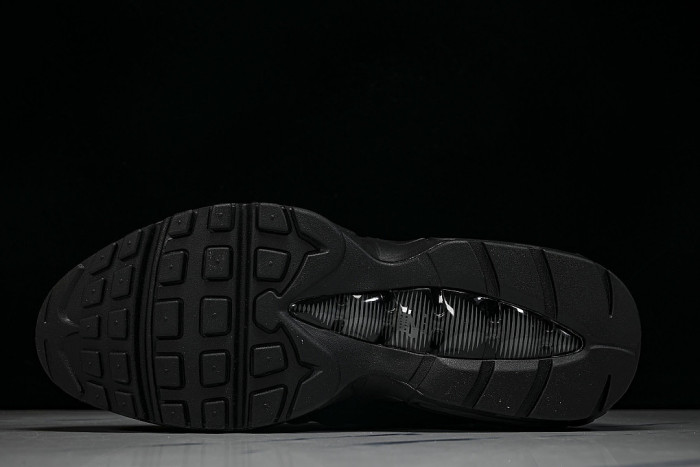 CI3705-001 AIR MAX 95 ESSENTIAL BLACK/BLACK/DARK GREY