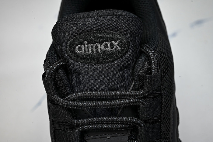 CI3705-001 AIR MAX 95 ESSENTIAL BLACK/BLACK/DARK GREY