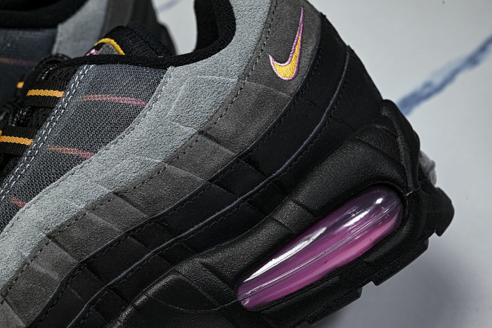 IB7683-001 AIR MAX 95 OG BLACK/SUNDIAL/ANTHRACITE/PLAYFUL PINK/WHITE
