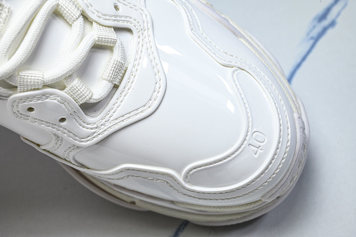 W2PAA-9000 BALENCIAGA TRIPLE S RETRO DAD SHOES WHITE/PURE WHITE