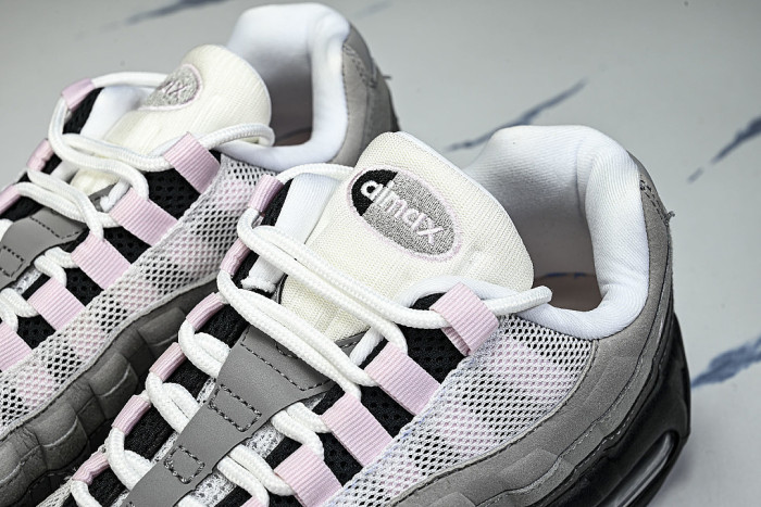 HJ5996-001 AIR MAX 95 OG BLACK/PINK FOAM/WHITE/REFLECTIVE SILVER