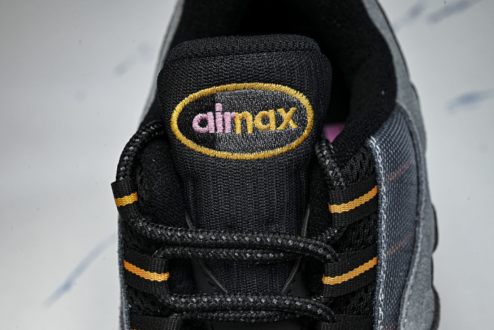 IB7683-001 AIR MAX 95 OG BLACK/SUNDIAL/ANTHRACITE/PLAYFUL PINK/WHITE