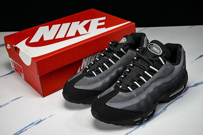 HM0622-001 AIR MAX 95 BLACK/VAPOR GREEN/ANTHRACITE/IRON GREY