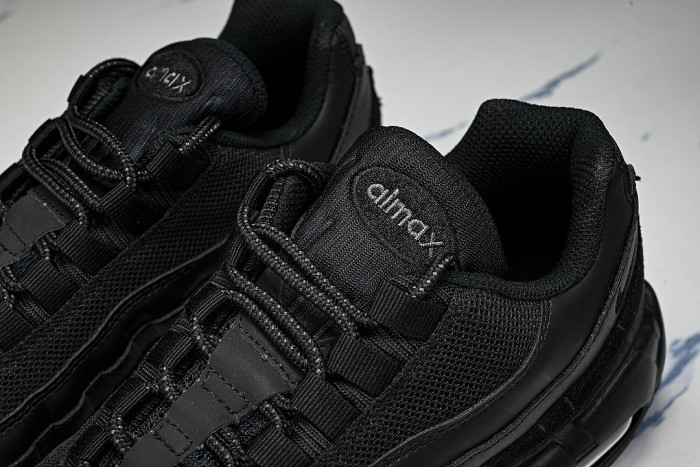 CI3705-001 AIR MAX 95 ESSENTIAL BLACK/BLACK/DARK GREY