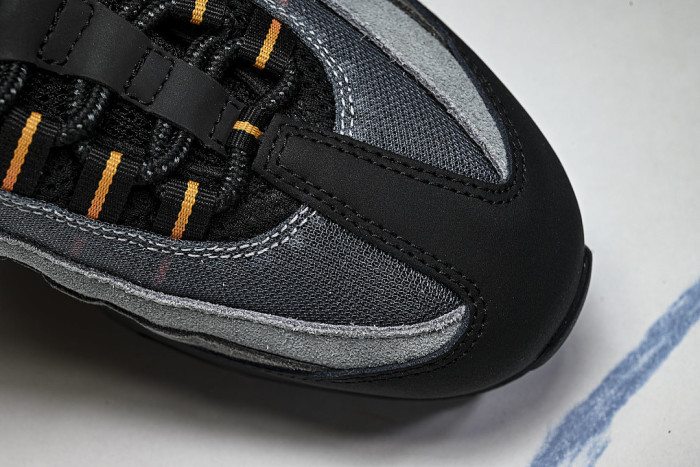 IB7683-001 AIR MAX 95 OG BLACK/SUNDIAL/ANTHRACITE/PLAYFUL PINK/WHITE