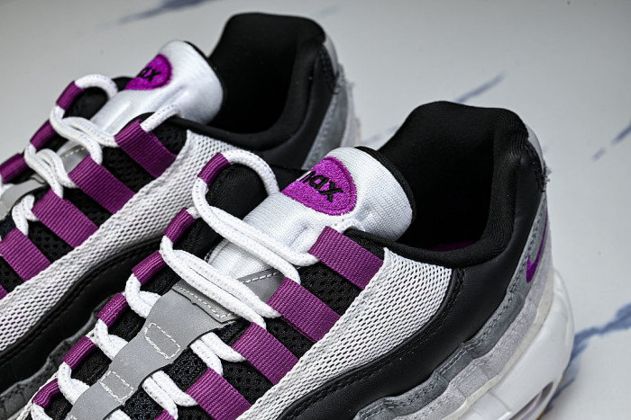 HF7545-100 AIR MAX 95 SB SUMMIT WHITE/PHOTON DUST/COOL GREY/CACTUS FLOWER/GUM YELLOW