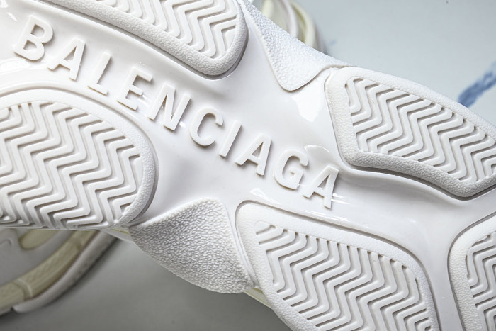W2PAA-9000 BALENCIAGA TRIPLE S RETRO DAD SHOES WHITE/PURE WHITE