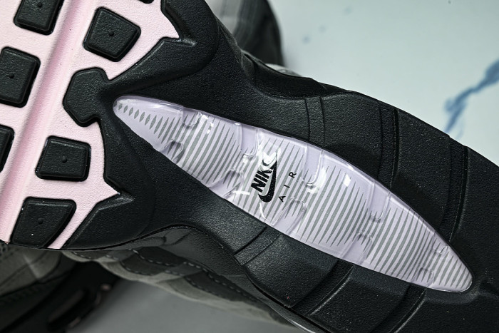 HJ5996-001 AIR MAX 95 OG BLACK/PINK FOAM/WHITE/REFLECTIVE SILVER