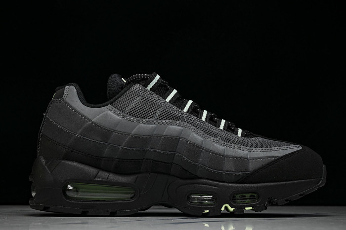 HM0622-001 AIR MAX 95 BLACK/VAPOR GREEN/ANTHRACITE/IRON GREY