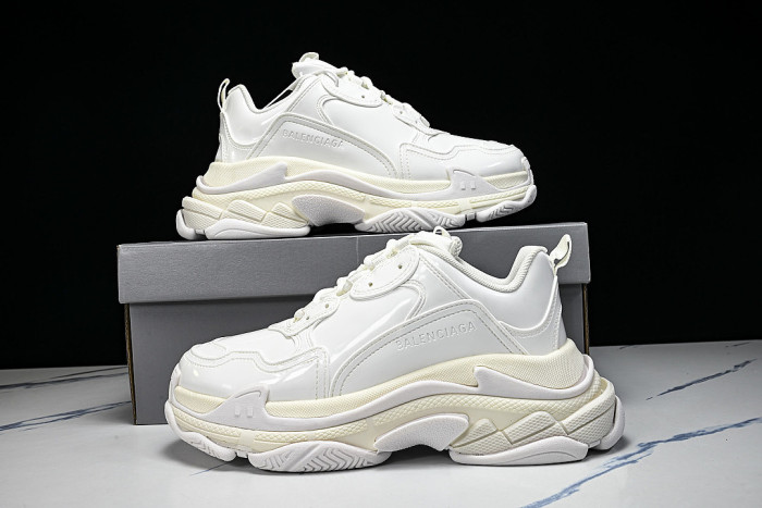 W2PAA-9000 BALENCIAGA TRIPLE S RETRO DAD SHOES WHITE/PURE WHITE