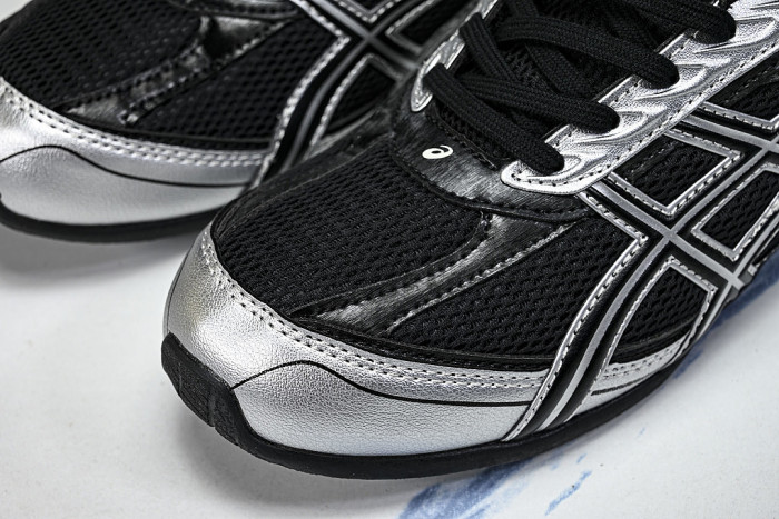 1203B126-001 GEL PHAI Z COMFORTABLE AND BREATHABLE DEXUN CASUAL LIFE SHOES SILVER/BLACK