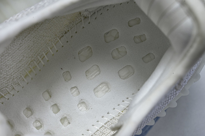 CP9366 YEEZY BOOST 350 V2 CREAM/WHITE