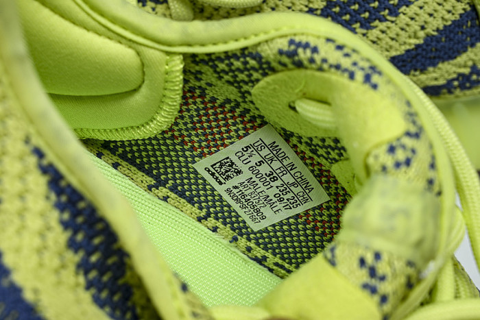 B37572 YEEZY BOOST 350 V2 SEMI FROZEN YELLOW/RAW STEEL/RED