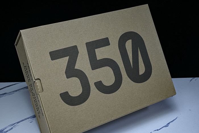 CP9366 YEEZY BOOST 350 V2 CREAM/WHITE