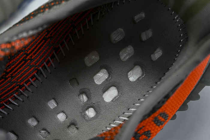 BB1826 YEEZY BOOST 350 V2 STEEPLE GRAY/BELUGA/SOLAR RED