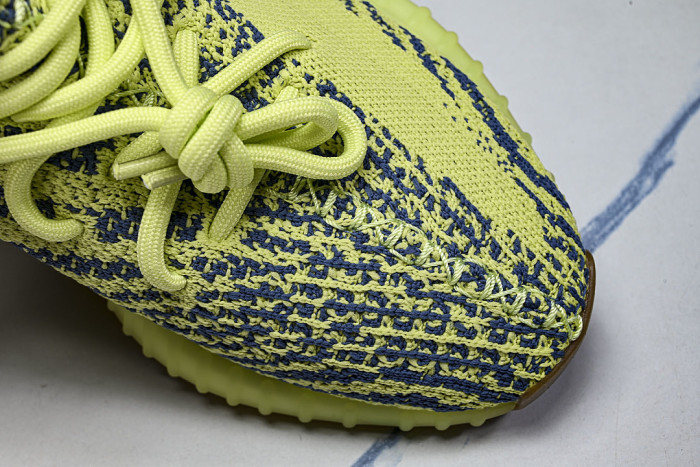 B37572 YEEZY BOOST 350 V2 SEMI FROZEN YELLOW/RAW STEEL/RED