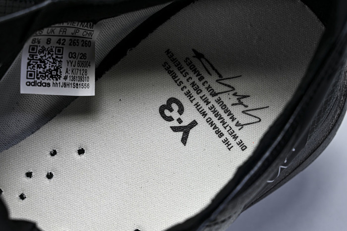 KI7128 Y-3 ADIOS PRO 4 BLACK/OFF WHITE/GREY FIVE