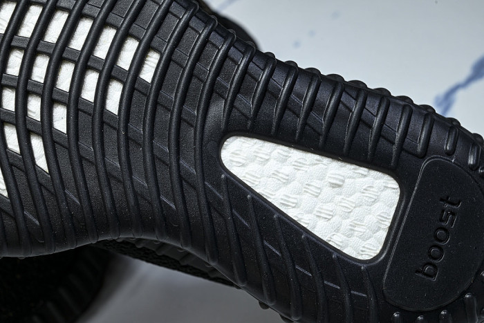 BY1605 YEEZY BOOST 350 V2 CORE BLACK/COPPER/CORE BLACK