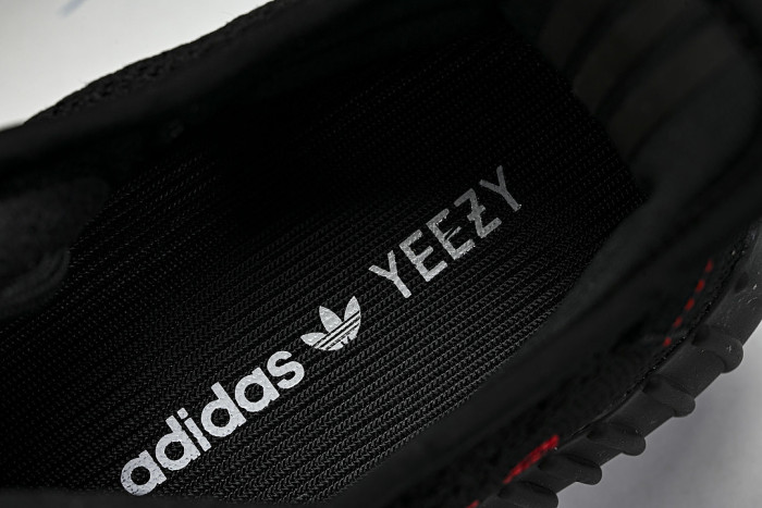 CP9652 YEEZY BOOST 350 V2 CORE BLACK/CORE BLACK/RED