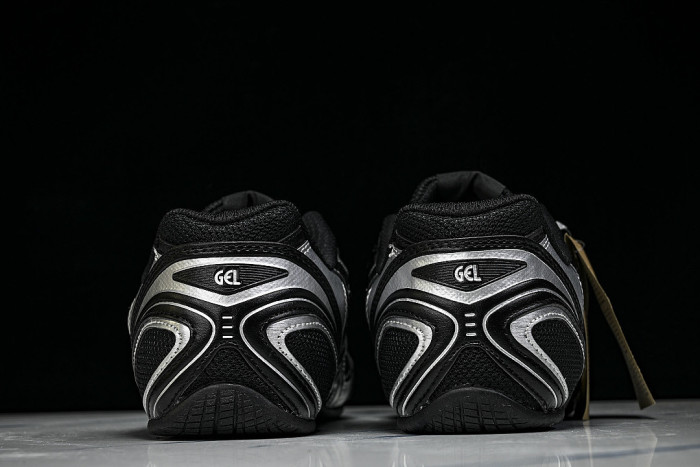 1203B126-001 GEL PHAI Z COMFORTABLE AND BREATHABLE DEXUN CASUAL LIFE SHOES SILVER/BLACK