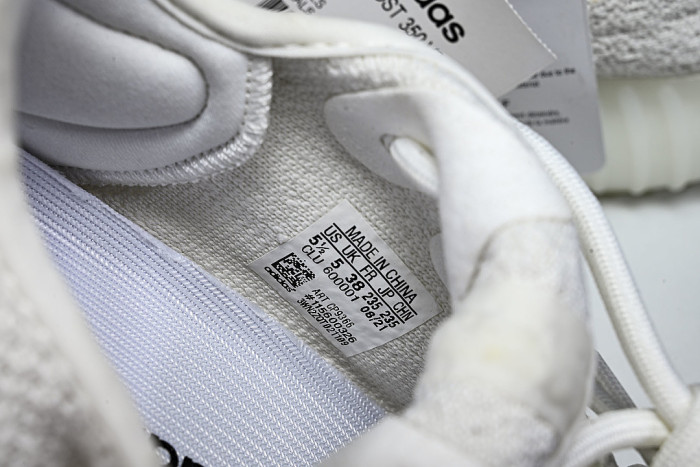 CP9366 YEEZY BOOST 350 V2 CREAM/WHITE