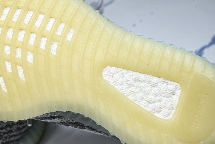 CP9654 YEEZY BOOST 350 V2 WHITE/CORE BLACK/RED