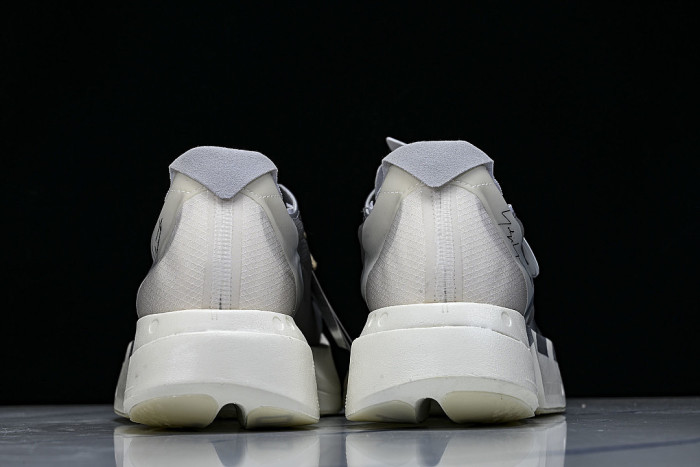 KZ9045 Y-3 ADIOS PRO 4 CHALK WHITE/SILVER METALLIC/LIGHT SOLID GREY