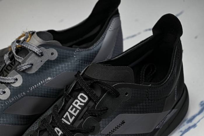 KH8439 ADIZERO ADIOS PRO 4 CORE BLACK/GREY FIVE/GREY THREE